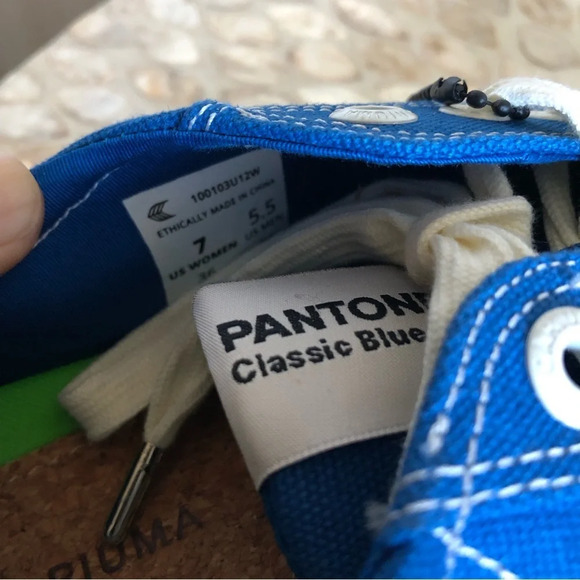 NWT Cariuma x Pantone Blue Sneakers 7 - Picture 10 of 10